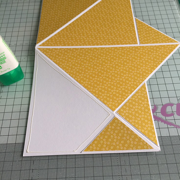 Stamping Bella DT Thursday: Make a Triangle Card with Sandiebella