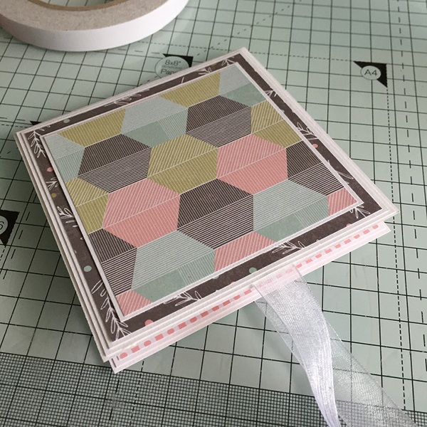 Stamping Bella DT Thursday: Create a Pop Up Gift Card Holder with Sandiebella