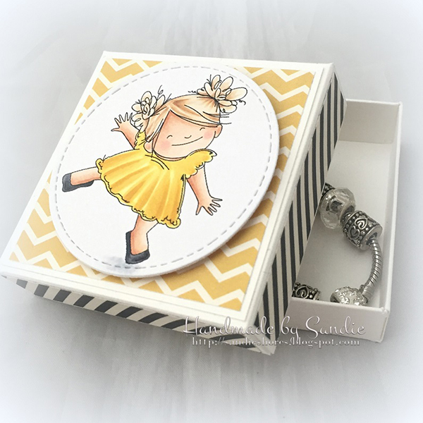 Stamping Bella - Stamp It Saturday - Using Stamp Sets with Two Image Sizes!