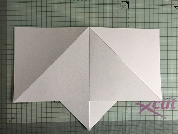 Stamping Bella DT Thursday: Make a Triangle Card with Sandiebella