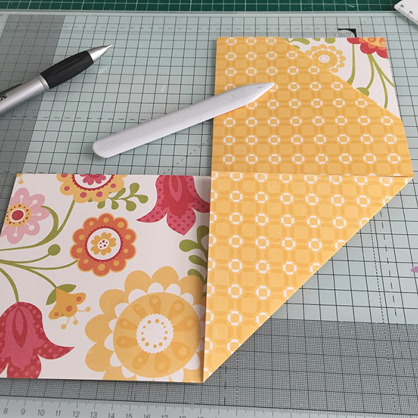 Stamping Bella DT Thursday Create a Double Pocket Card with Sandiebella