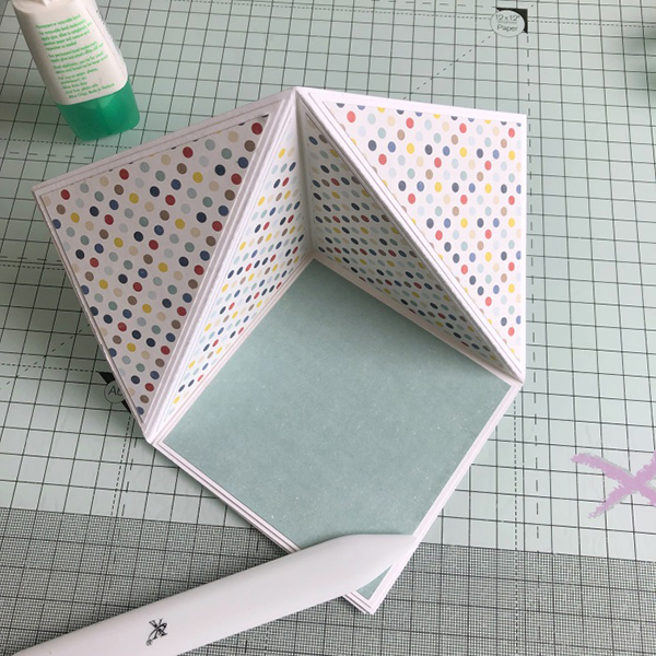 Stamping Bella: Thursday with Sandiebella - Create a Corner Pop Up Card