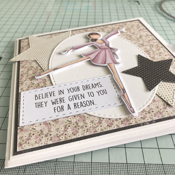 Stamping Bella: Thursday with Sandiebella - Create a Pop-Out Card