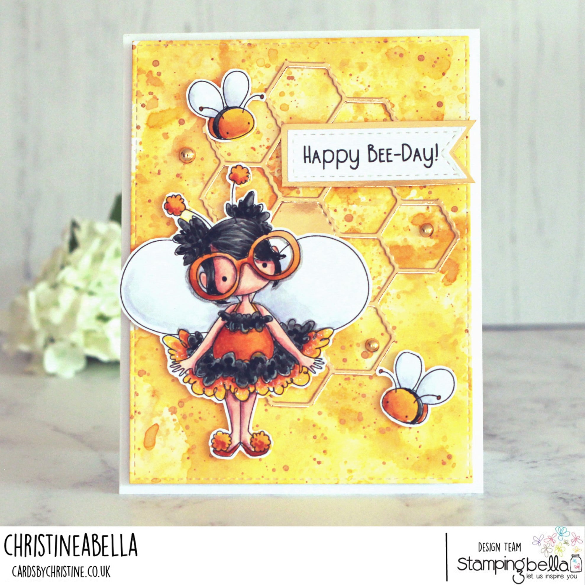 www.stampingbella.com: rubber stamp used : TINY TOWNIE BUSY BEE card by Christine Levison